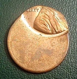 ERROR COIN OFF CENTER COPPER PENNY PRE-1982 #1438 Coin - Picture 1 of 4