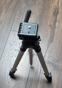 Hama Star 8 Black/ Silver 44" Tall Folds to Only 15" Pan/Tilt Head Travel Tripod - Picture 1 of 3