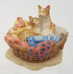 Lowell Davis Schmid Figurine Cat Kitty "Hanky Panky" in Basket LIMITED EDITION - Picture 1 of 3