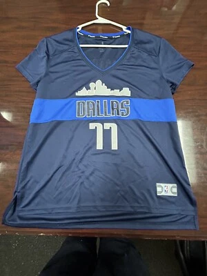 Camiseta de baloncesto de los Dallas Mavericks Luka Doncic #77, talla L para mujer FANÁTICOS Foto 1 de 3