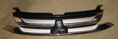 Cubierta de parachoques delantero 16 17 18 Mitsubishi Outlander rejilla superior moldura *LEER* Foto 1 de 4