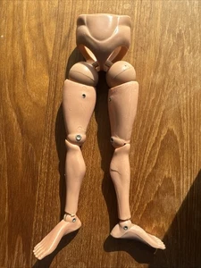 GI JOE Partes del Cuerpo PIES PIERNAS PÉLVICAS 1964 ELÁSTICO Y GANCHO PARA LA Cabeza Hasbro De Colección - Imagen 1 de 9