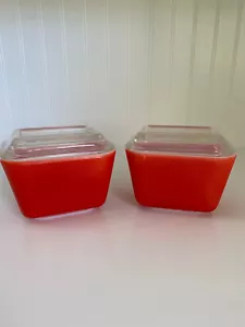 Set of 2 ~ Vintage Red Pyrex 501-B 1.5 Cup Refrigerator Leftover Dish w/ Lid - Picture 1 of 12