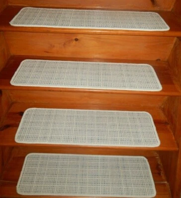 14 步 = 9 英寸 x 30 英寸 + 1 着陆 30 英寸 x 30 英寸楼梯踏板羊毛混纺地毯。 — 第 1/4 张图片