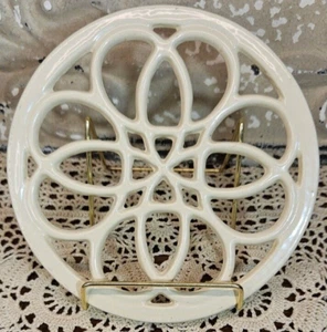 Off-White Cast Iron Enamel Trivet Vintage Look Rustic 7" - Picture 1 of 5
