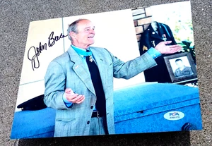 JOHN BACA Medal of Honor SIGNIERTES 8x10 Foto PSA/DNA MOH - Bild 1 von 2