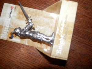 Knight with Sword, Schleich No. 70001 1:18 Figure New in Box Retired - Picture 1 of 3