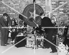 Police Destroying machines à sous et roue Fortune vintage 8x10 photographie réimpression