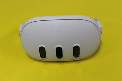 BROKEN Meta Quest 3 128GB VR Headset Only (No Controllers) - Image 1 of 4