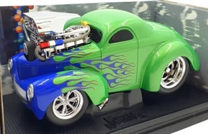 Muscle Machine 1/18 Scale Diecast 61006 - 1941 Jeep Willys Coupe - Green - Picture 1 of 5