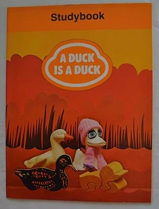 Vintage 1976 A Duck Is A Duck BY THEODORE CLYMER, STUDYBOOK, PUPIL'S EDITION(6) - Imagen 1 de 3