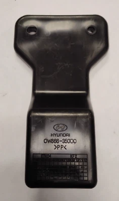 2006-2009 Hyundai Santa Fe Rear Bumper Mounting Bracket OEM 86685-0W000 - Image 1 of 4