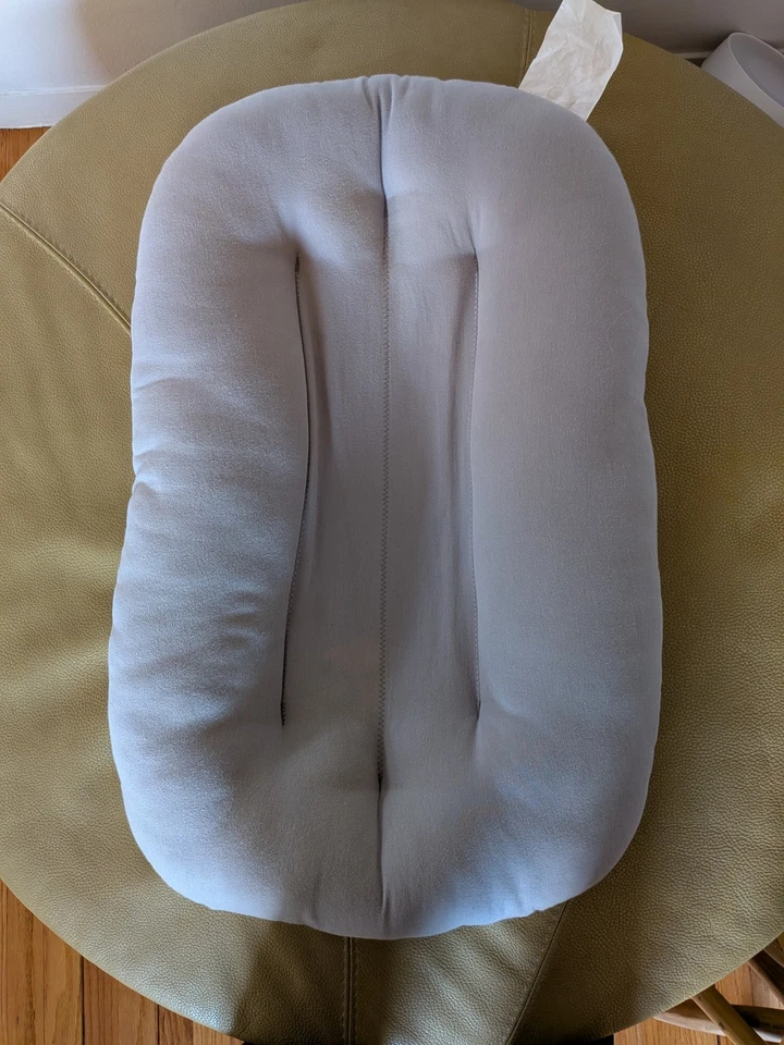 Tumbona orgánica Snuggle Me lavanda púrpura Foto 1 de 3