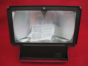 HUBBEL FLOOD LIGHT. 1000W METEL HALIDE LAMP TYPE M47. - Picture 1 of 8