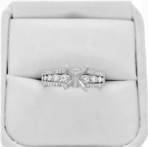 COJÍN DE DIAMANTE PRINCESA COMPROMISO REDONDO MONTAJE SEMI MONTAJE 18K - Imagen 1 de 4