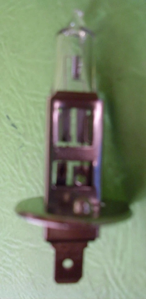 H1 70 WATT  HALOGEN  24V REPLACEMENT 13258 or 439231-95 - Image 1 of 1