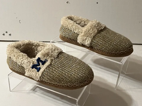 Michigan Wolverines Slippers Women’s Size Small (5-6) Tan Fur Lined Cover