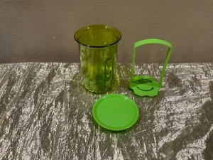 New Beautiful Tupperware Table Collection Mini Pick-a-Deli 2 cups Green Color - Picture 1 of 8