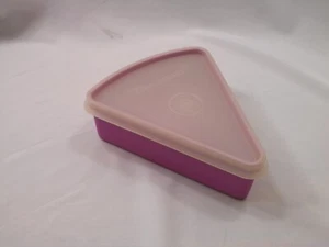 Vintage Tupperware Purple Pie Wedge Slice Triangle Single Serving Keeper Box - Picture 1 of 2
