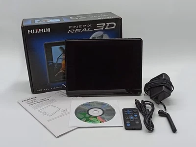 Fujifilm FinePix REAL V1 Viewer - 3D without glasses - 2D/3D 8" in original box, stereo, EXCELLENT! - Image 1 of 4