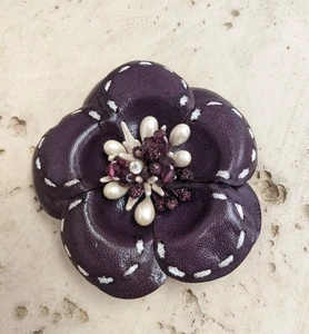 Vtg Brooch Pin Purple 3" Leather Flower Faux Pearls Retro Statement Jewelry - Picture 1 of 3