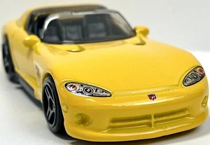 Hot Wheels HW Exotics ‘92 Dodge Viper RT/10 Yellow 1:64 LOOSE - Picture 1 of 3