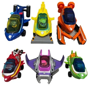 Paw Patrol Aqua Welpen 6 x Transforming Fahrzeuge & Welpen Figuren - Paket Komplettset - Bild 1 von 12