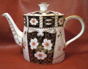 Royal Crown Derby Traditional Imari 2451 Teapot w/Lid 1969 - Picture 1 of 12