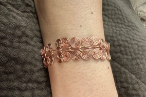 Hecho a mano bobina de alambre de cobre pulsera cierre de gancho 7,5 "largo 3/4" ancho nuevo estado - Imagen 1 de 9
