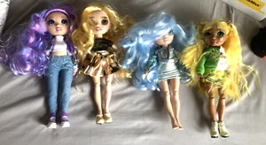 Vier verschiedene Rainbow High Puppen, alle sind 11 Zoll groß. - Bild 1 von 15