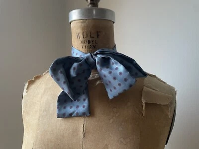 Vintage 1980’s All Silk Foulard Print Neck Bow Skinny Scarf Preppy Silk Tie USA - Image 1 of 4