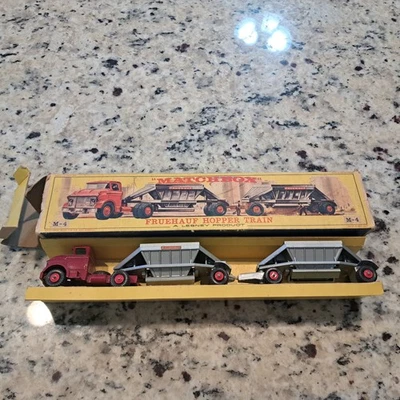 Matchbox M-4 FRUEHAUF HOPPER TRAIN Preowned All Original In Box Vintage - Image 1 of 4