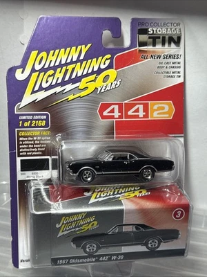 Johnny lightning 1/64 🇫🇷 1967 Oldsmobile 442 , Serie Storage Tin + Ouvrant - Photo 1/4