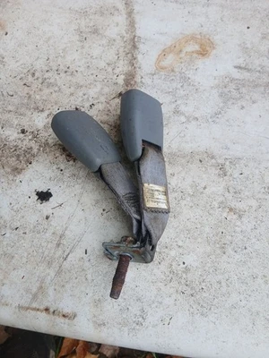 Jeep TJ Wrangler OEM Rear Seat Belt Buckle 1997 1998 1999 2000 2001 2002 43576 - Image 1 of 2