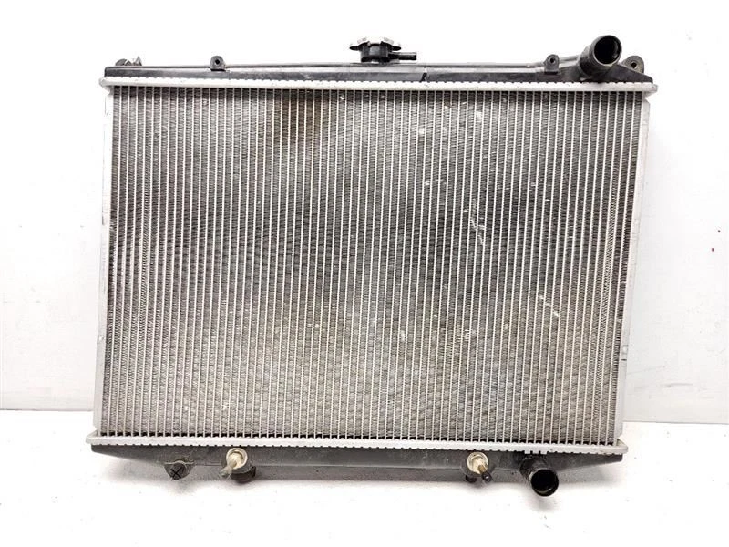 Nissan Pickup 1990 1991 1992 radiador 4 cilindros OEM 2141056G05 Foto 1 de 4
