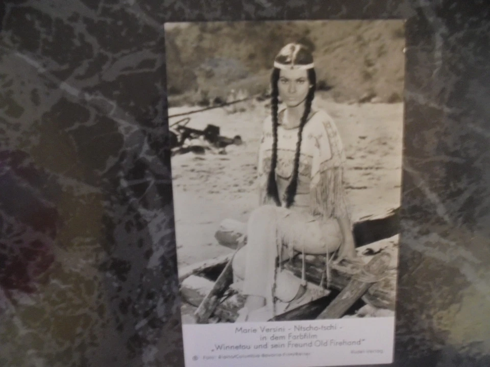 Winnetou S/W Filmpostkarte Marie Versini in Winnetou u.s Freund Old Firehand! - Bild 1 von 1