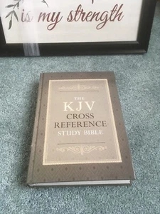 The KJV Cross Reference Study Bible Red Letter - Picture 1 of 11