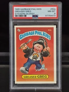 Cubo de basura 1985 calcomanías para niños engrasador Greg #62a brillante tarjeta OS2 | PSA 8 casi nuevo-como nuevo - Imagen 1 de 6