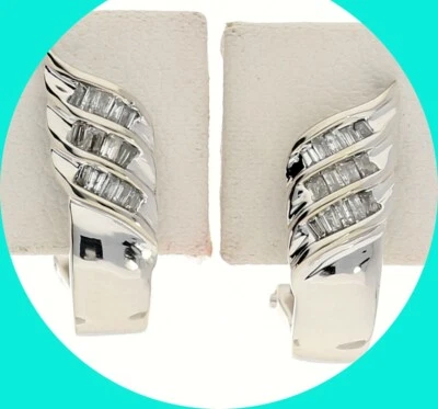 Diamond Wave Huggie J 环状耳环 0.14 克拉 14K WG 5/8 英寸长 — 第 1/4 张图片