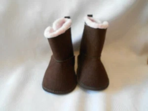 TRITTSTEINE - GRÖSSE 6-9 MONATE BRAUN UND ROSA STIEFEL BABY MÄDCHEN - Bild 1 von 2