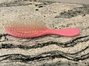 "Cepillo de pelo vintage estilo rosa cerdas transparentes Avon 8""" - Imagen 1 de 5
