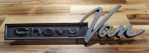 Vintage 1967 1968 1969 Chevy Van Emblem Name Plate Trim P-3898718 C-1 Metal - Bild 1 von 4
