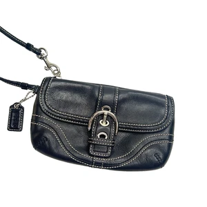 Muñequera COACH Soho Cuero Negro Hebilla Costura Suave con Etiqueta Colgante - Imagen 1 de 10