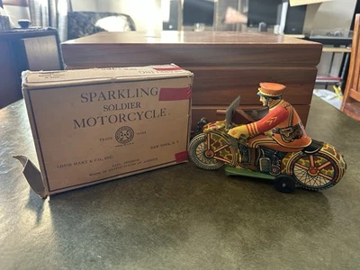 Marx Sparkling 士兵摩托车带盒 - 惊艳! — 第 1/4 张图片