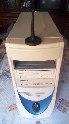 torre pc retro consola con 1 mando - Immagine 1 di 4