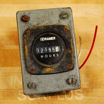 Cramer 635W Hour Counter 115 Vac 60 HZ 2.7 Watts With Keystone Enclosure Box - Image 1 of 4
