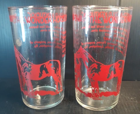 Vintage Manowar Wonder Horse bred Kentucky Tumblers Horse Racing Interest 1947 Cover