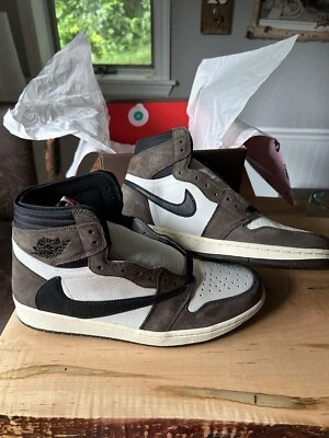 Talla 11 - Jordan 1 Retro OG x Travis Scott High Mocha Foto 1 de 4