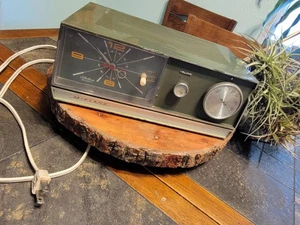 Vtg Avocado Green Midland Coronado Telechron Solid State Clock AM Radio Alarm  - Picture 1 of 12