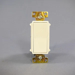Interruptor de luz basculante decorador P&S blanco GRADO COMERCIAL 4 vías 15A a granel 2604-W - Imagen 1 de 4